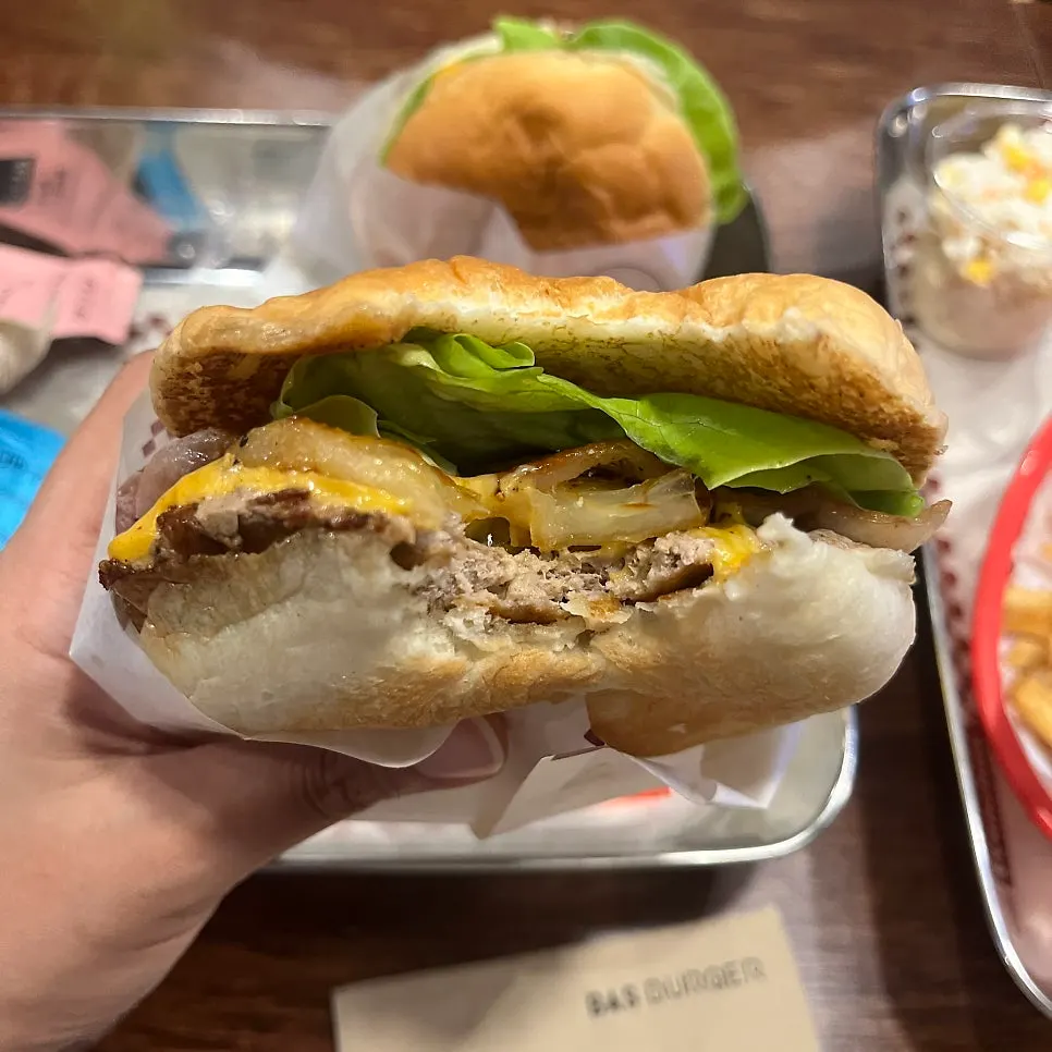 Hawaiian Burger with pineapple