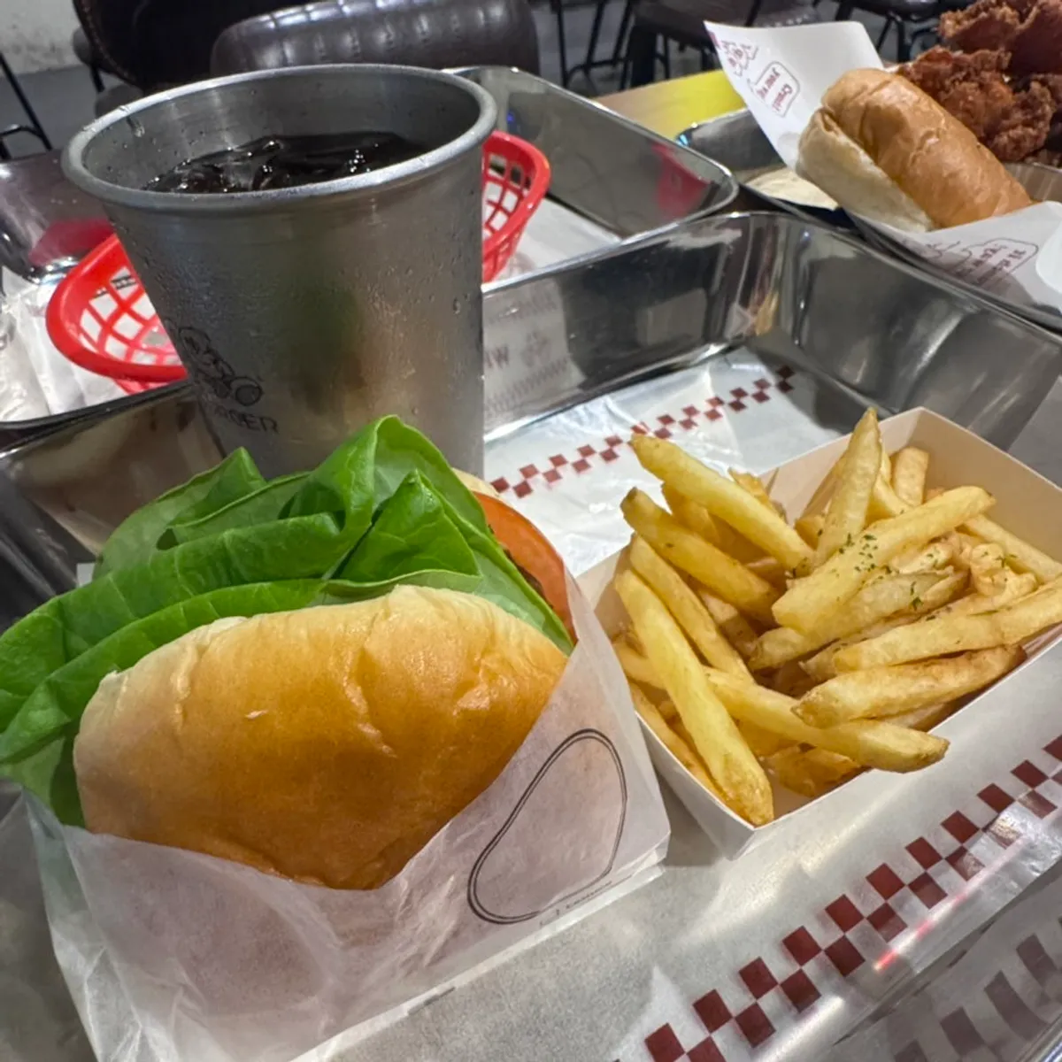 Bas Burger set served with fries and a drink