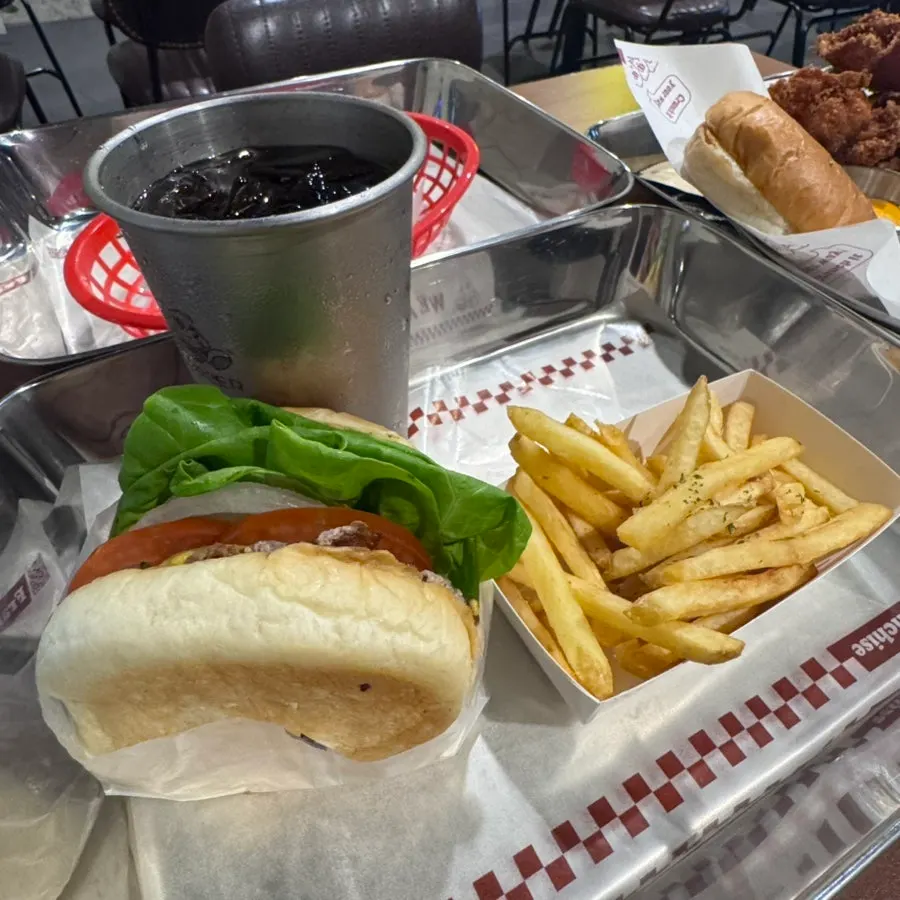 Generous Bas Burger set spread