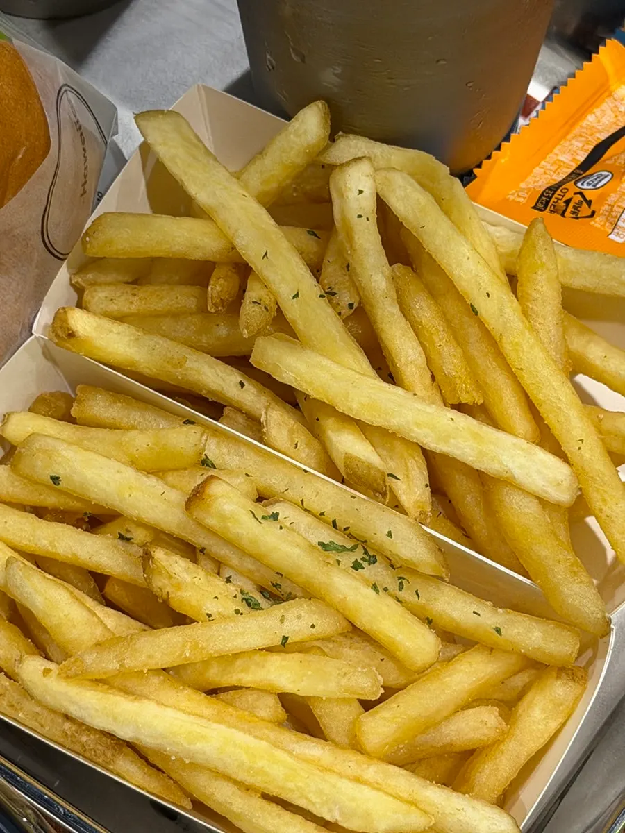 바스버거 무제한 감자칩 코너