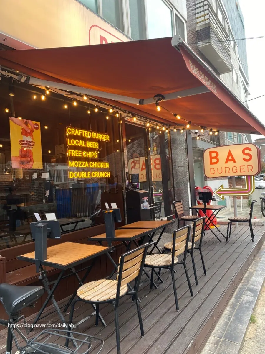 Close-up of the chicken burger at Bas Burger Seongsu
