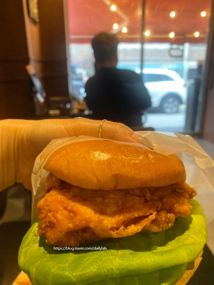 Cross-section of the chicken burger at Bas Burger Seongsu