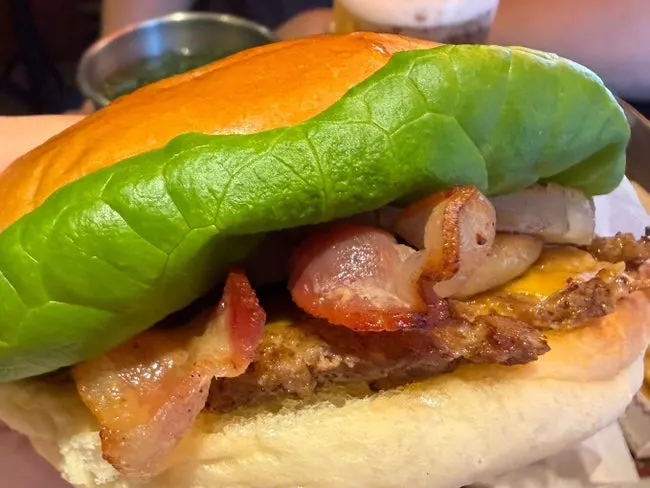 Hawaiian Burger set from Bas Burger