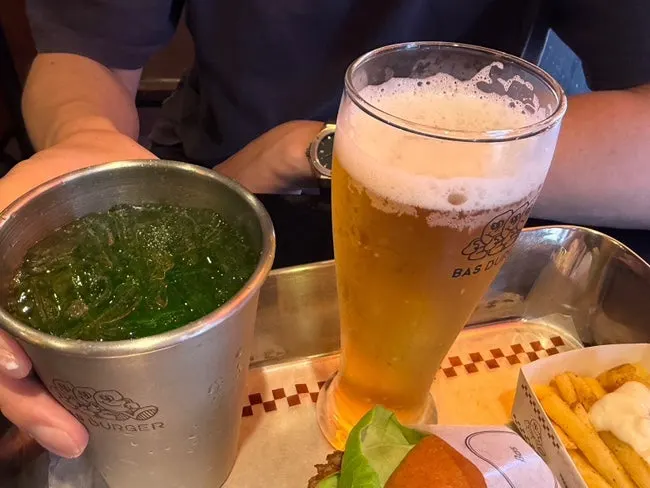 Chili-coated mozza cheese bar with beer