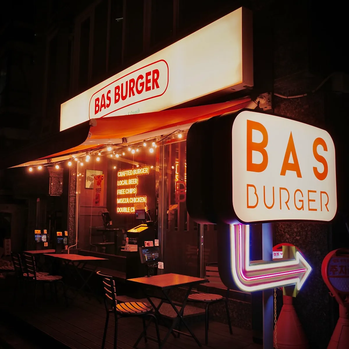 Exterior and neon sign of Bas Burger Seongsu