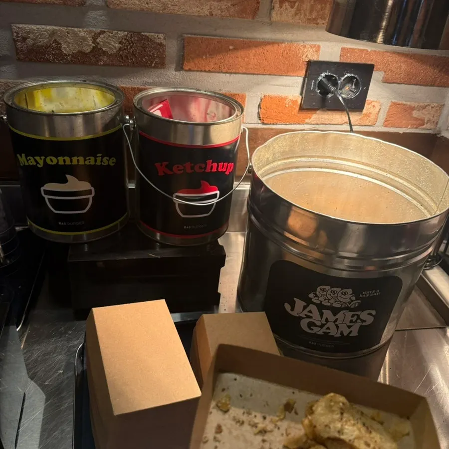Self-serve bar for grabbing fries and sauces