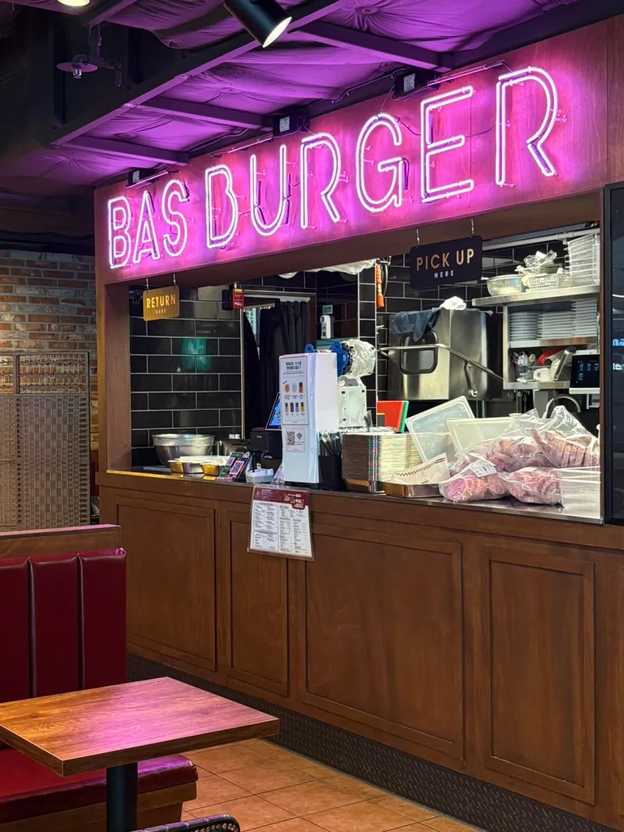 A table seat good for solo dining at Bas Burger