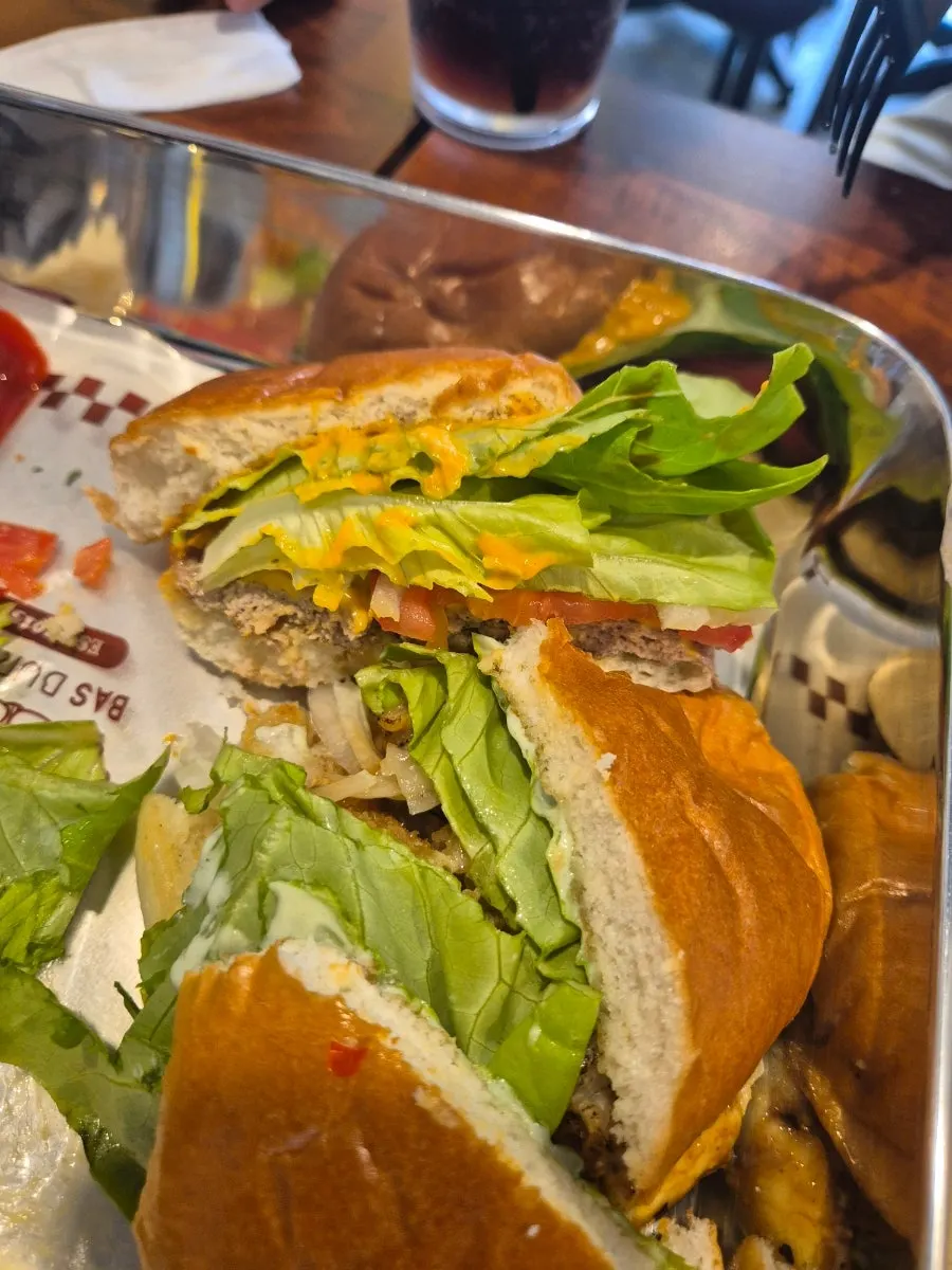 Family lunch table at Bas Burger Jamwon Branch