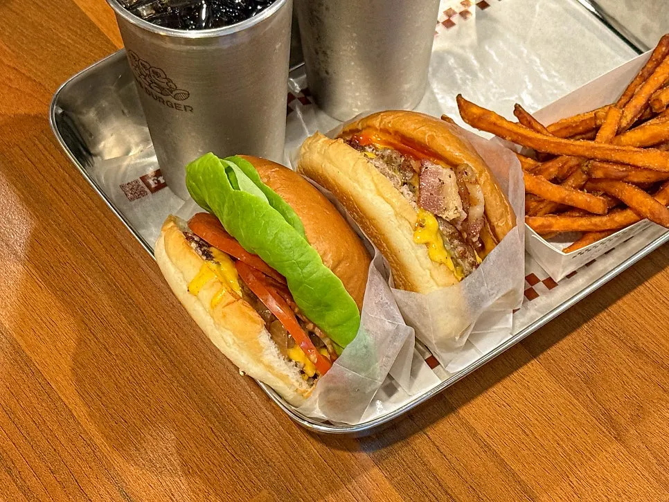 Bas Burger Samseong Station Branch signature burger image