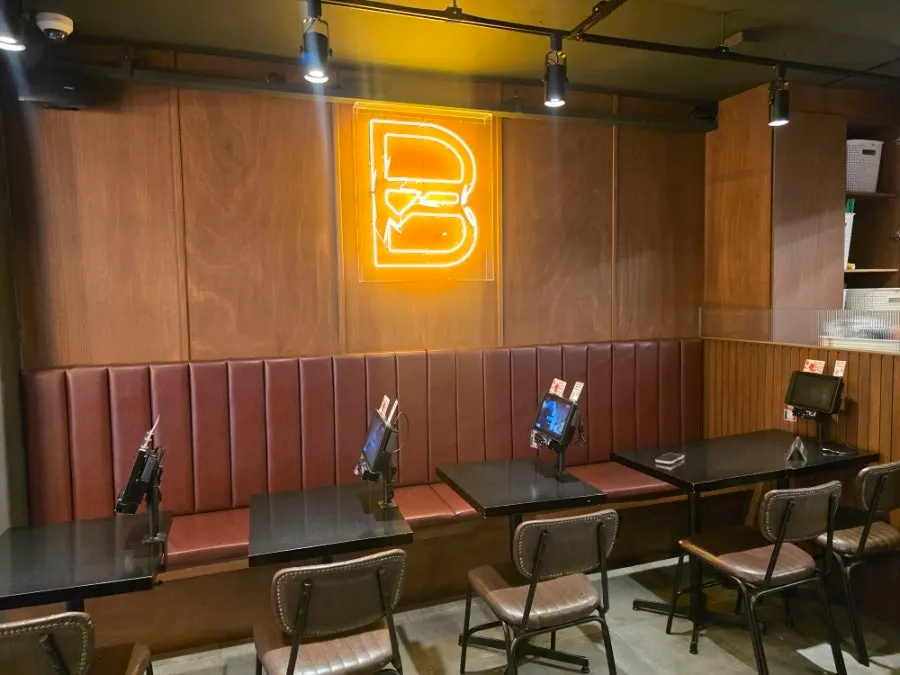 Casual interior of Bas Burger Seongsu
