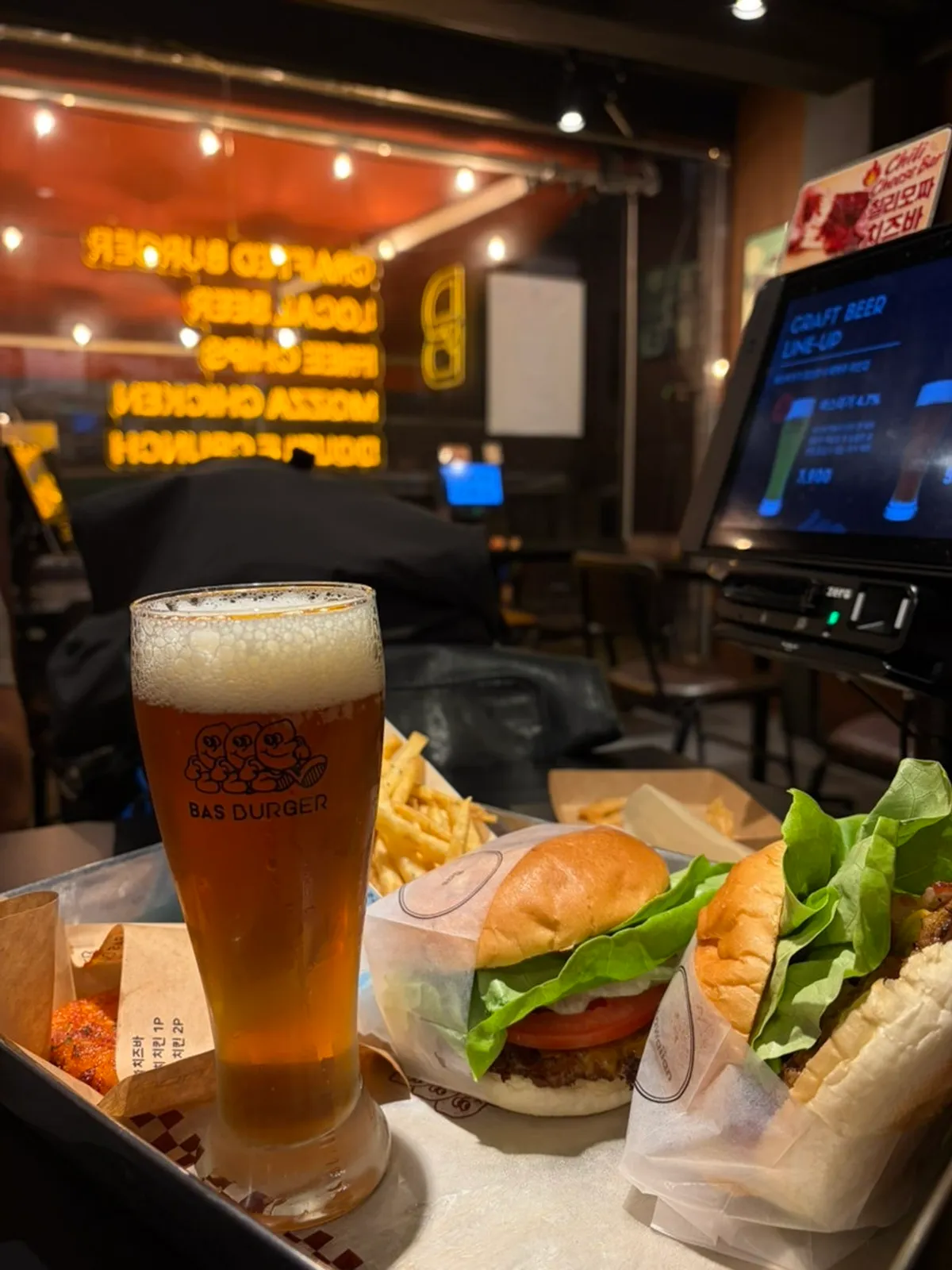 Signature photo of burger and beer at Bas Burger Seongsu
