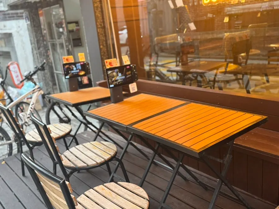 Exterior of Bas Burger Seongsu near Ttukseom Station