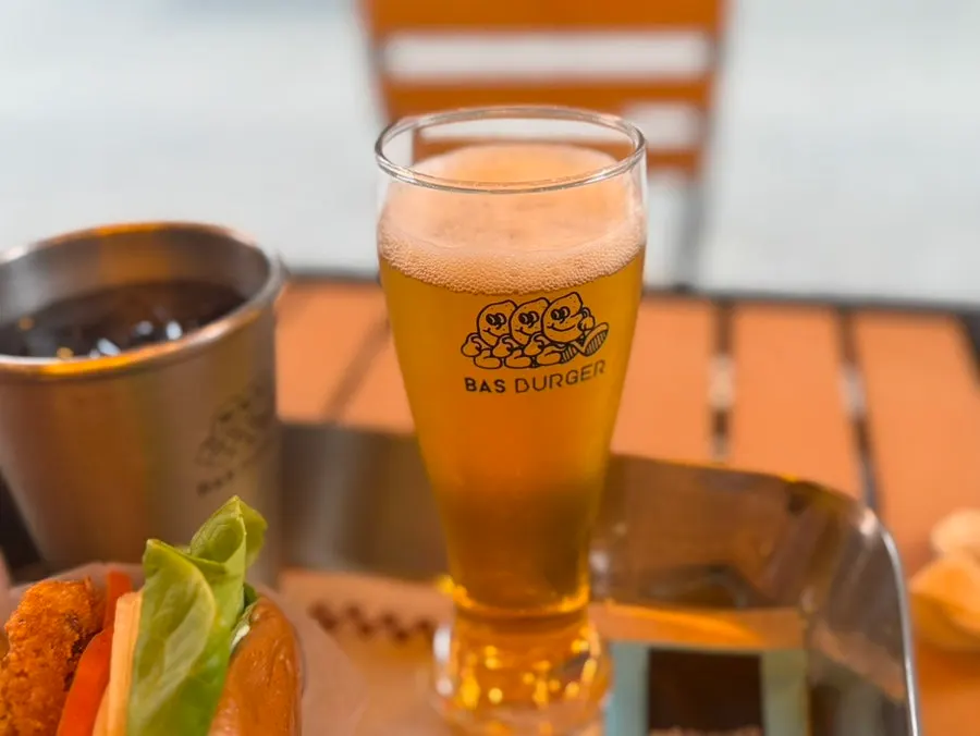 Chili mozzarella cheese bar served with craft beer