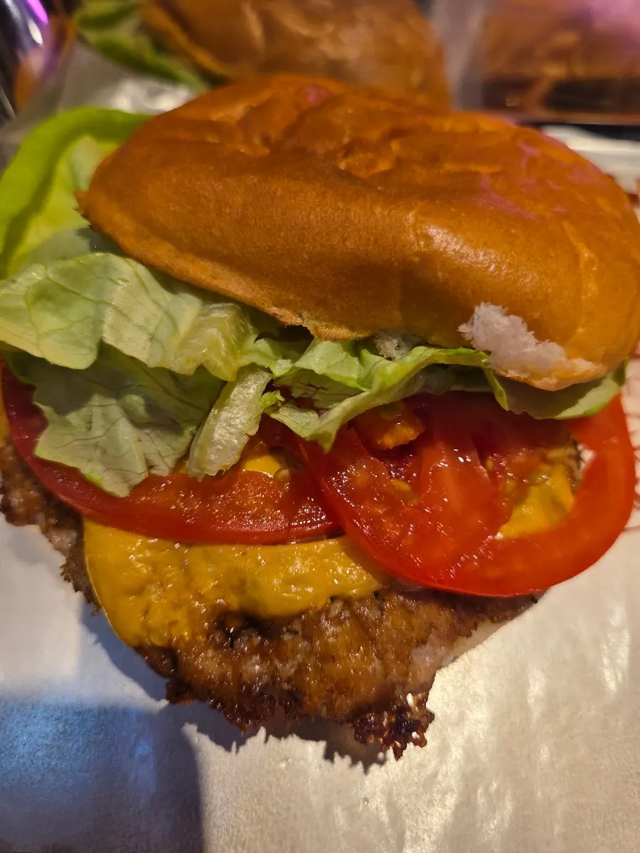 Kids' burger set great for eating with children