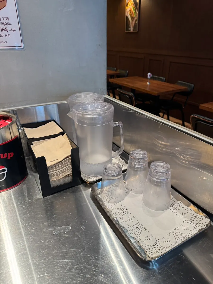 Self-serve water station