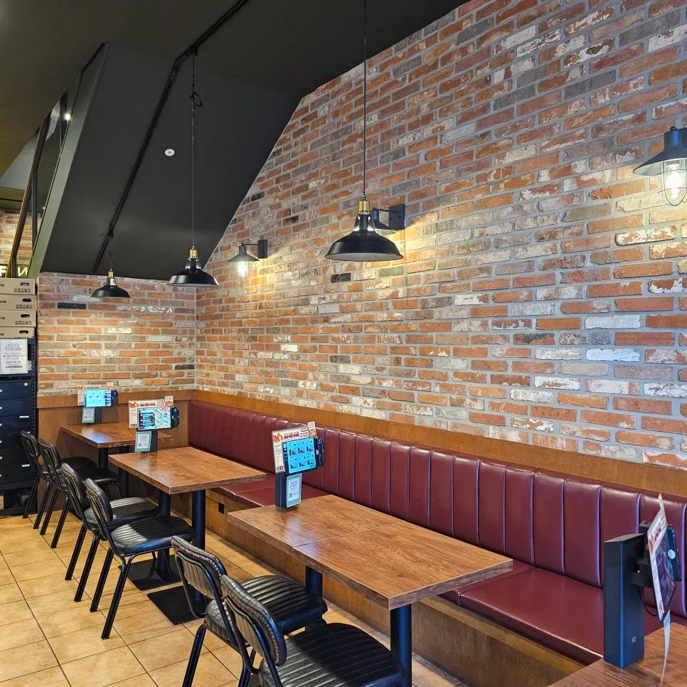 Interior entrance area of Bas Burger Incheon Gyeyang District Office Branch
