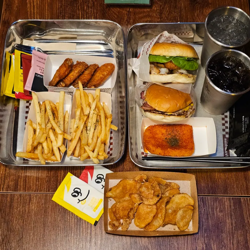 Drink included with the set and the table at the end of the meal
