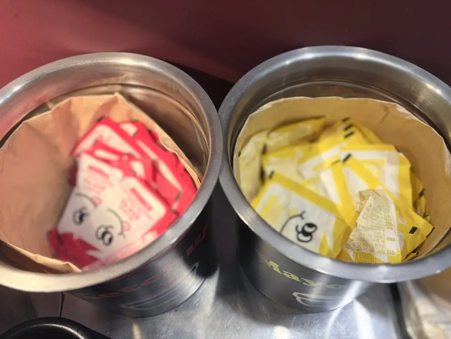 Raw-cut potato chips gathered without limit