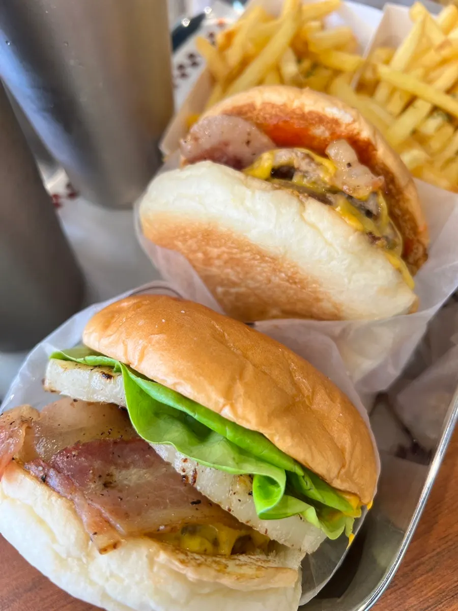Cross-section view of a Bas Burger handmade burger