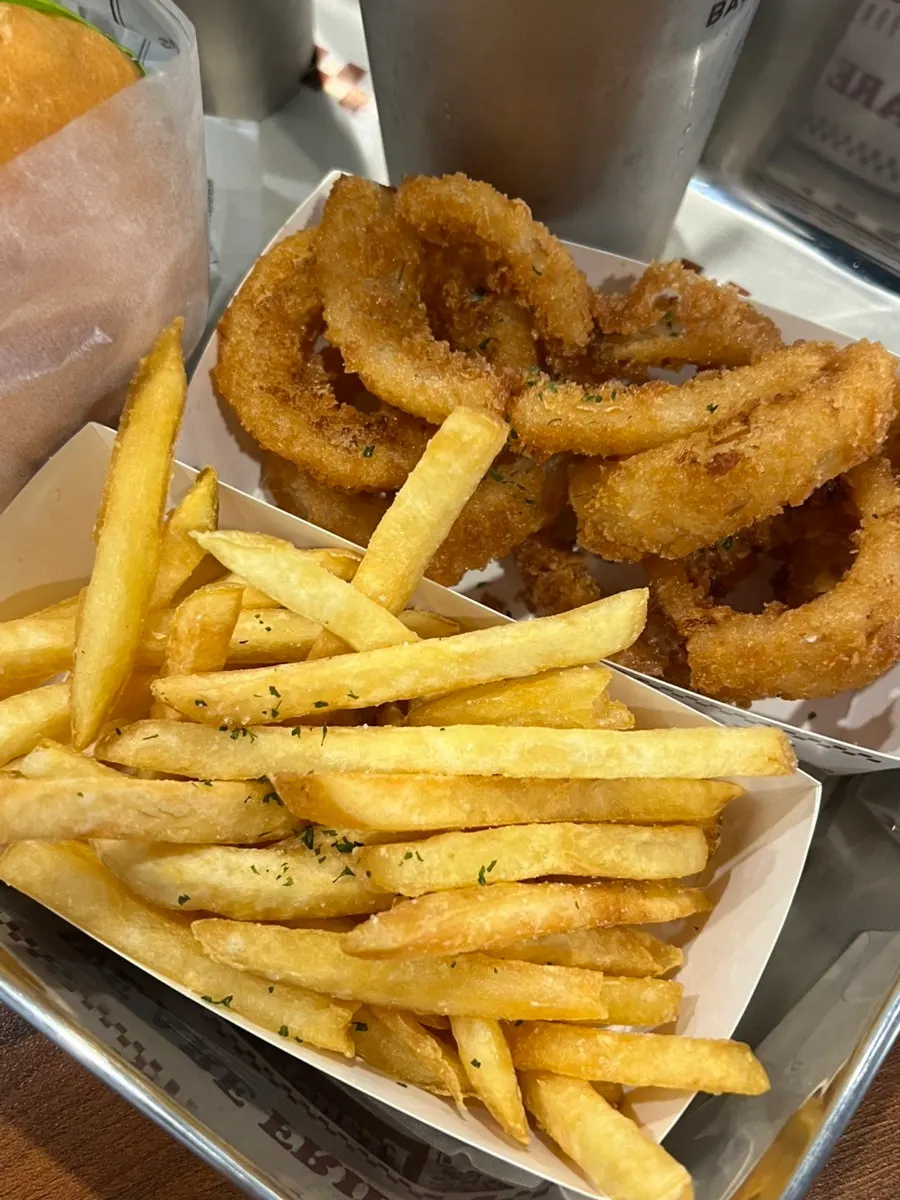 크런치 치킨버거 치킨 패티 클로즈업