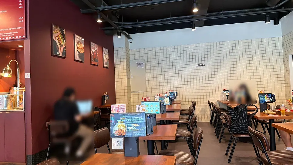 태블릿 주문이 가능한 매장 테이블