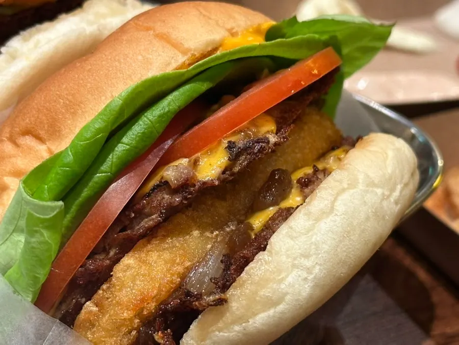 THE 바스버거 패티와 버거 단면