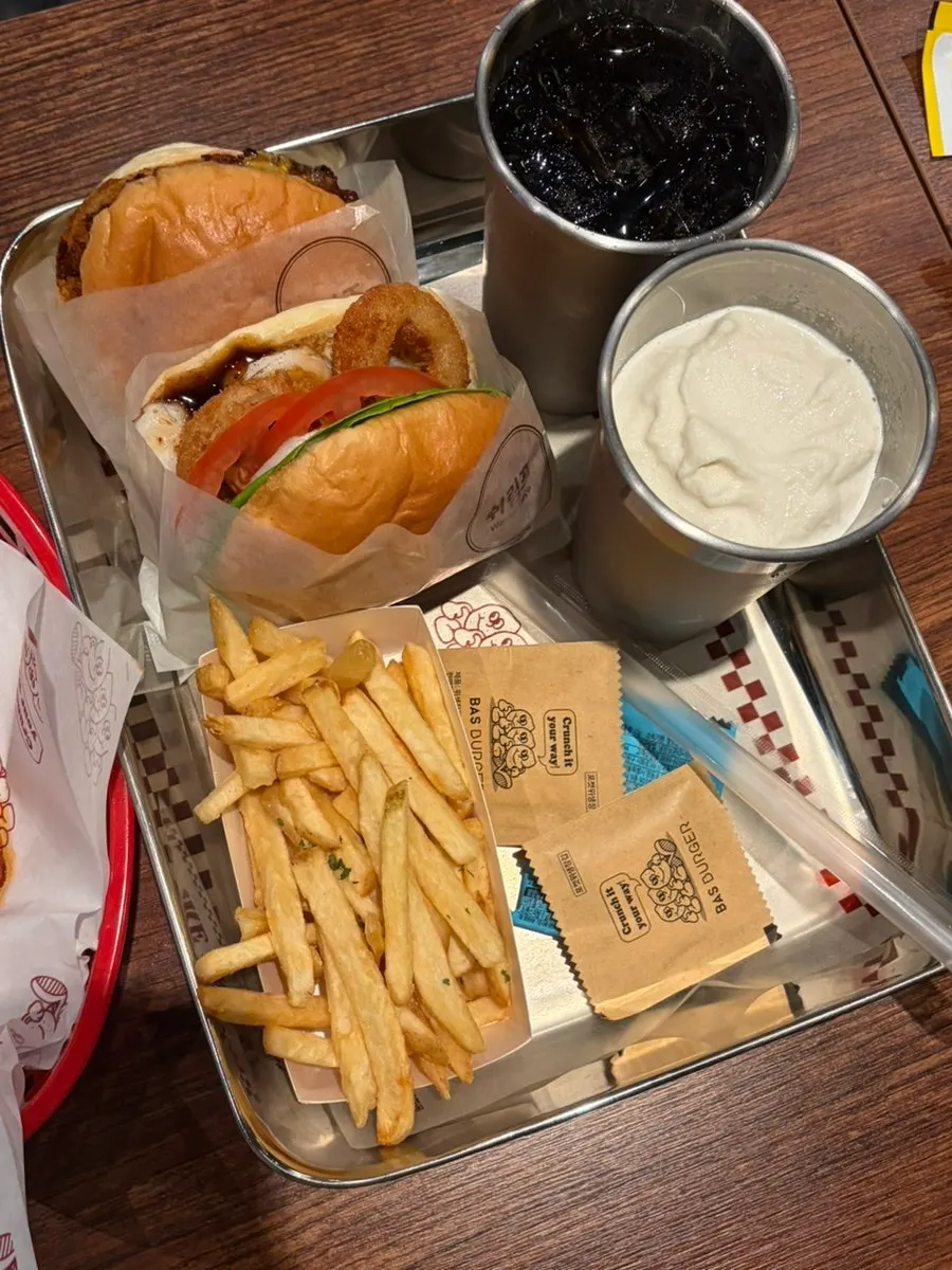 Sriracha cheese burger set and shrimp burger spread
