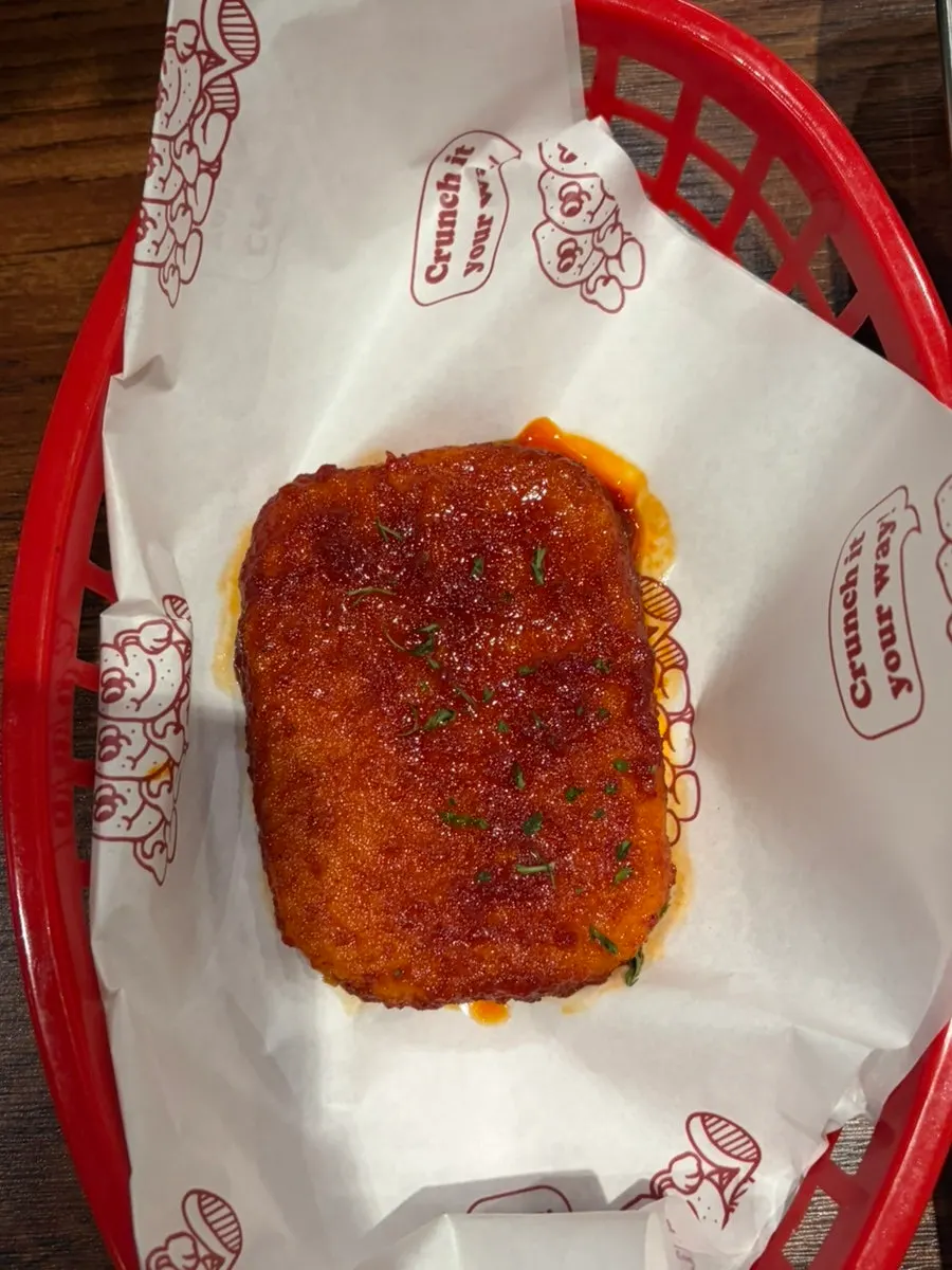 Side menu chilli mozzarella cheese bar