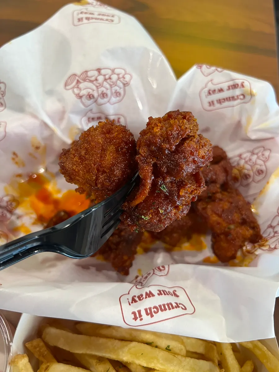Strongly seasoned chili chicken