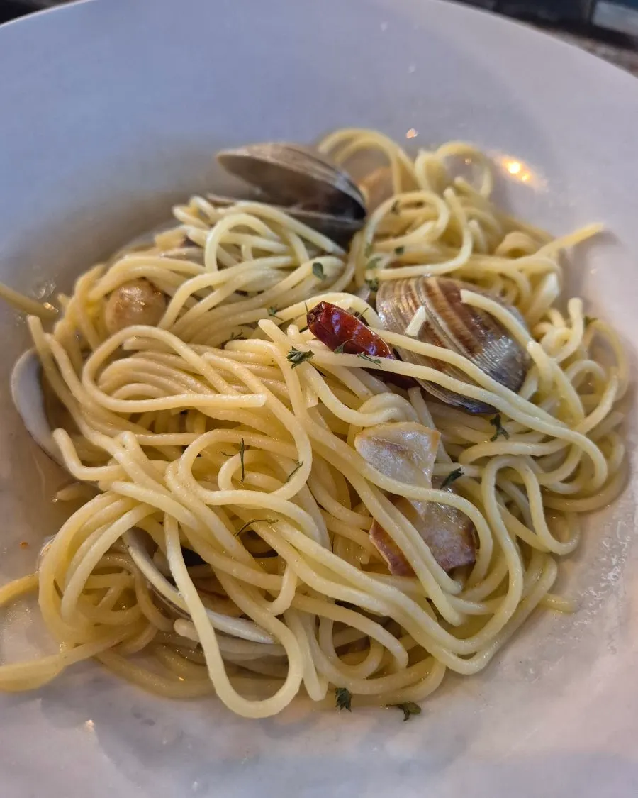 Vongole pasta llena de almejas
