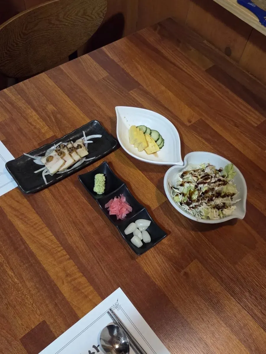 Basic side dishes including dried octopus and yukhoe