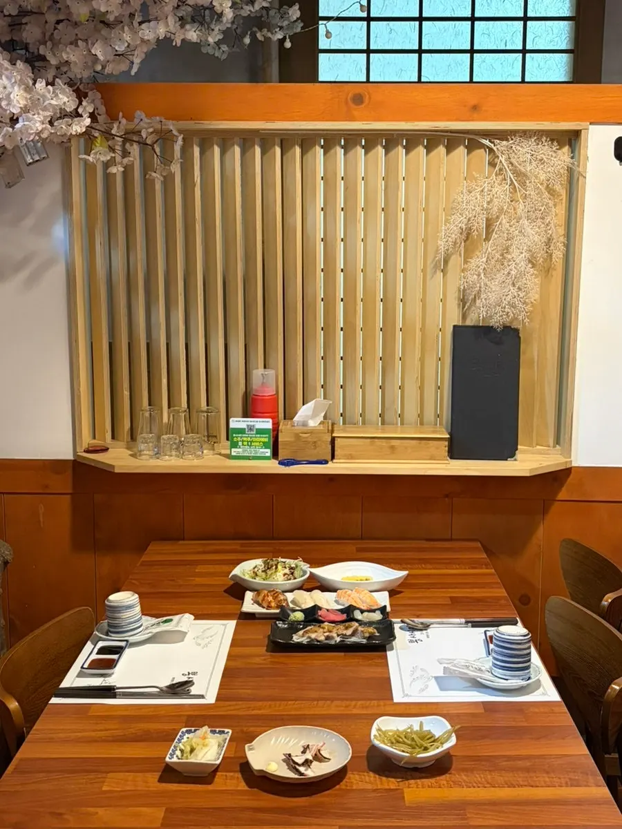 Inside a private room at Ppong Sashimi