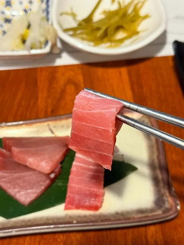 뱃살 등살 배꼽살로 나온 참치회 3종