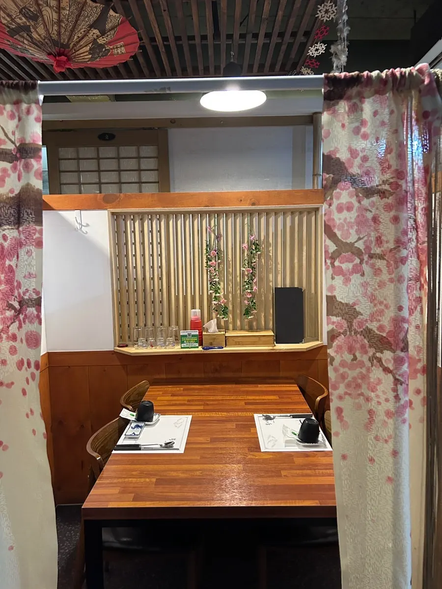 뽕사시미 내부 통로와 좌석 구획