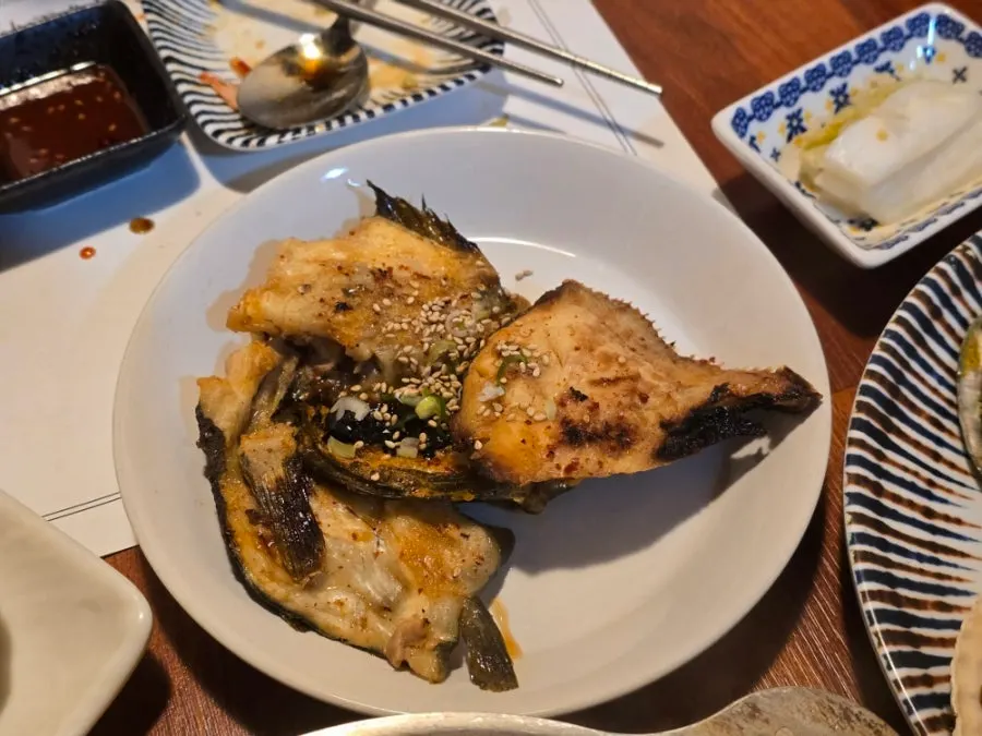 Cheese scallops and grilled abalone