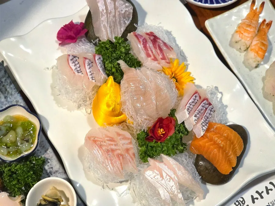 Exterior of Ppong Sashimi, a Japanese restaurant in Jungang-dong, Busan