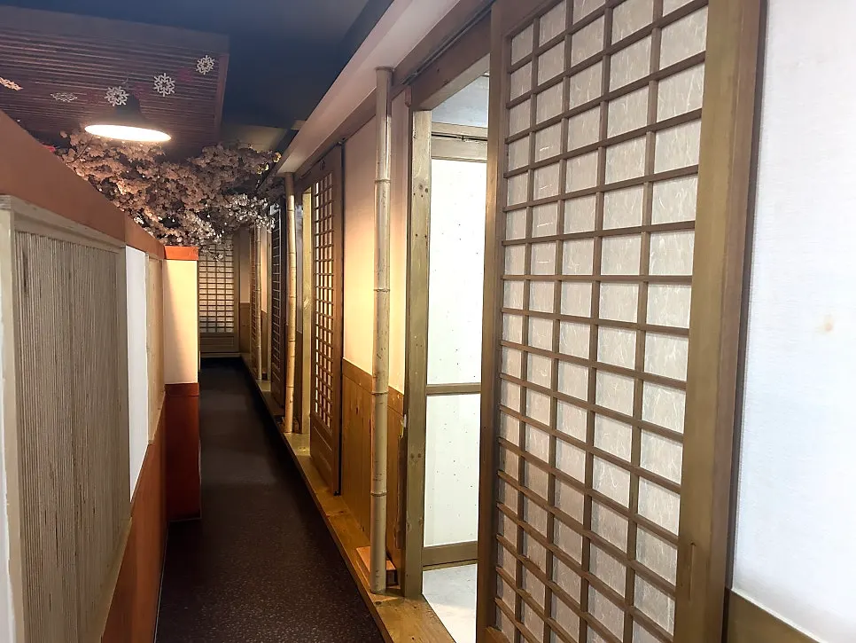 ポンサシミの個室風の席