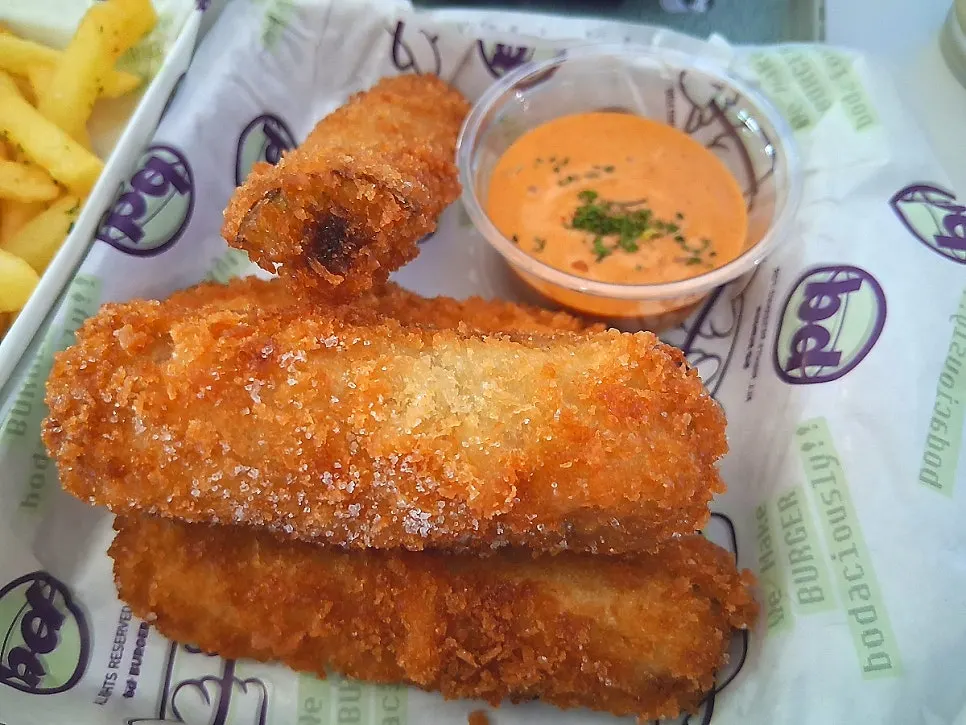 Eggplant and mushroom fritters at bd Burger Seongsu
