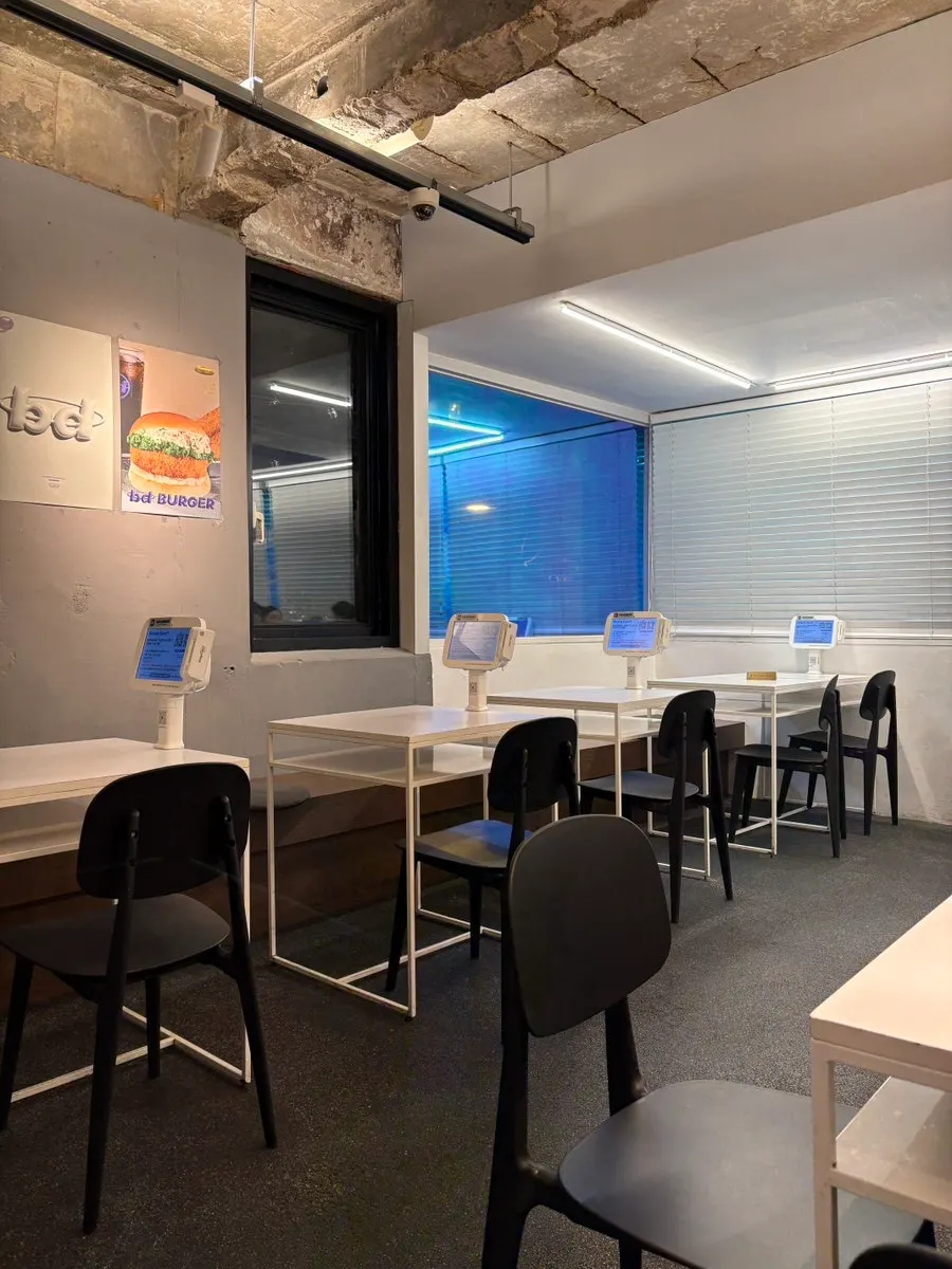 Interior of the bd Burger Seongsu 2nd floor store
