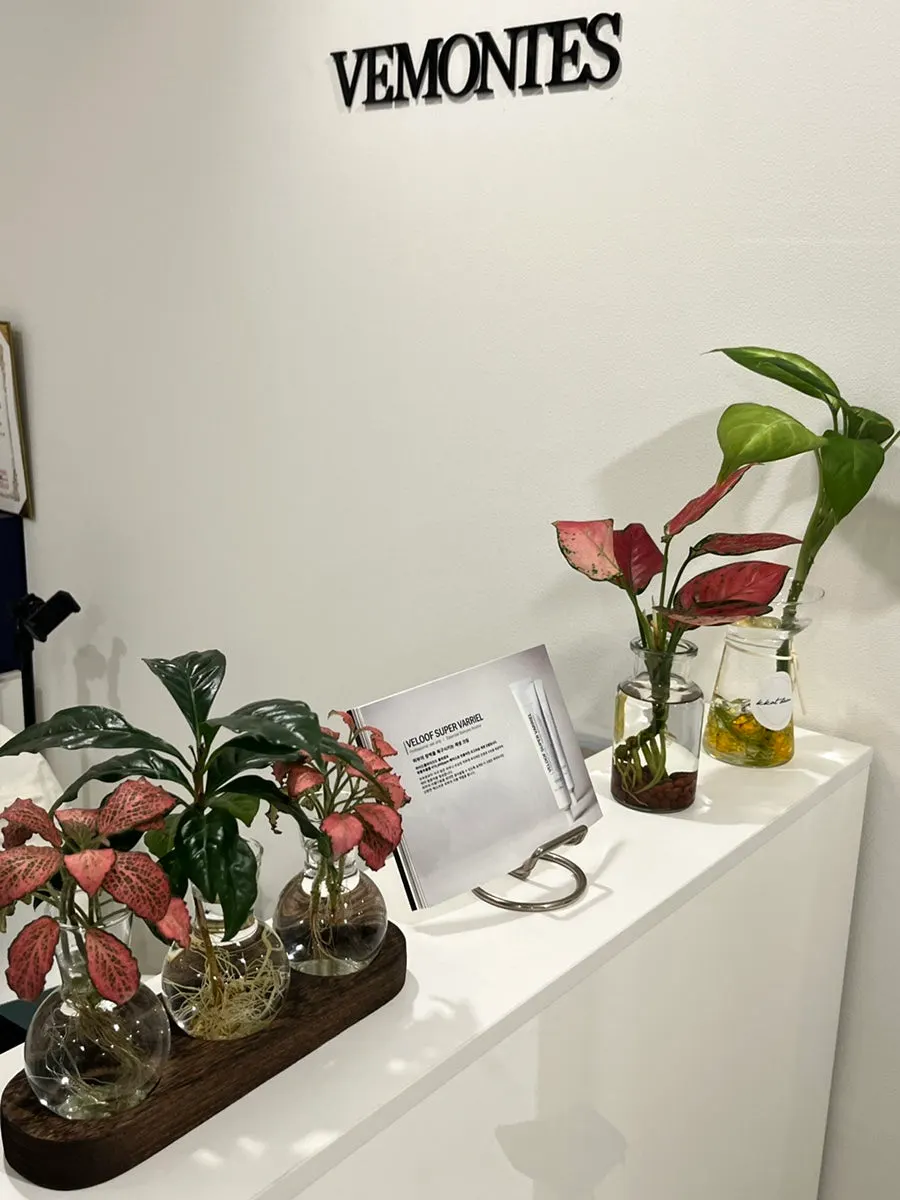 View of the treatment room before contour care