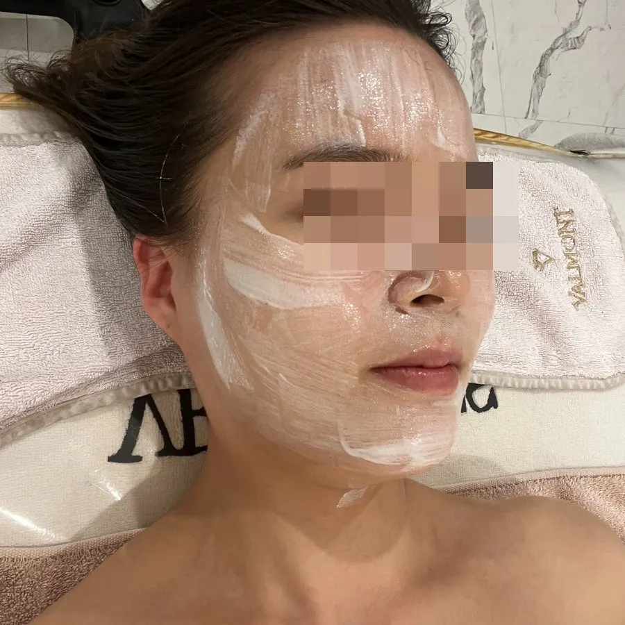 Face receiving hydrating care