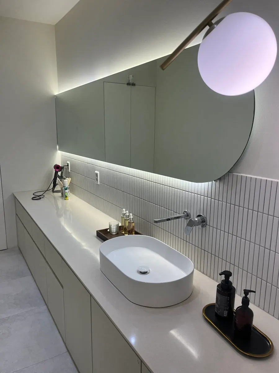 Mirror area in the Beaute Bundang powder room