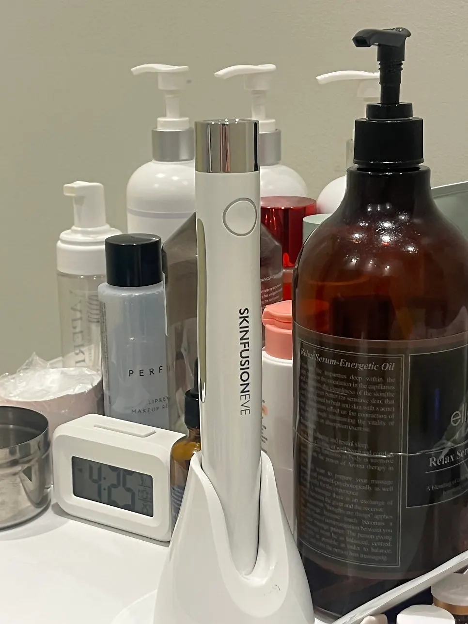 Exosome ampoule and treatment device