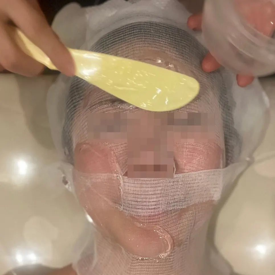 Microcurrent beauty device treatment