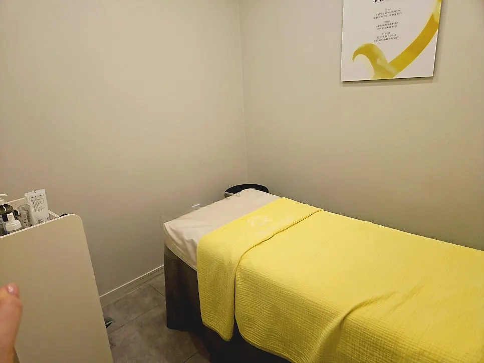 Cozy, clean interior of Beautae Esthetic