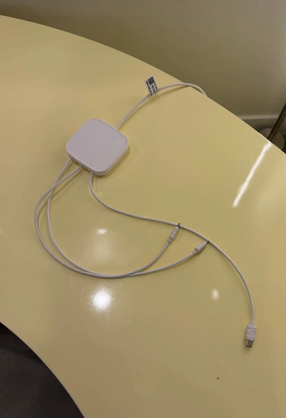 휴대폰 충전이 가능한 대기석