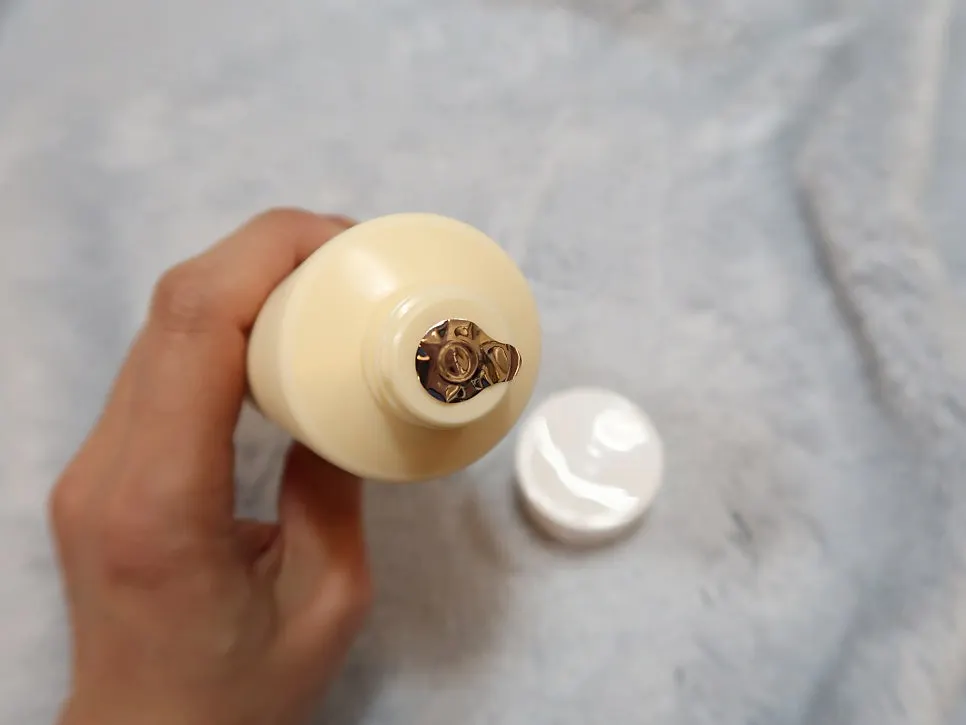 Space for recording the cream container opening date