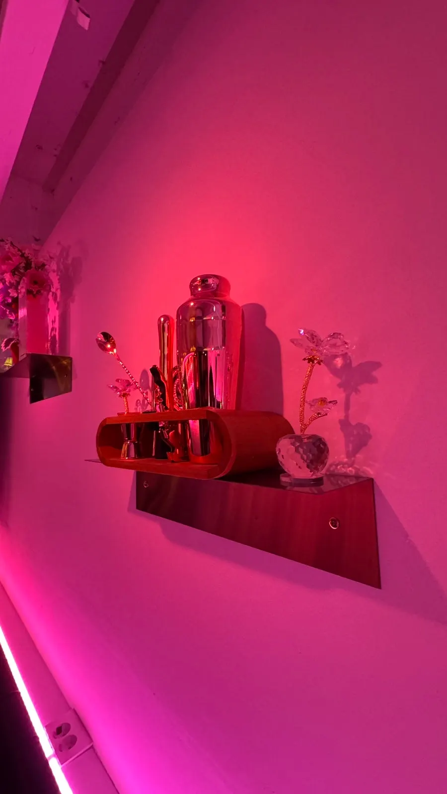 Dreamlike interior of V-Lab Konkuk with chandelier lighting
