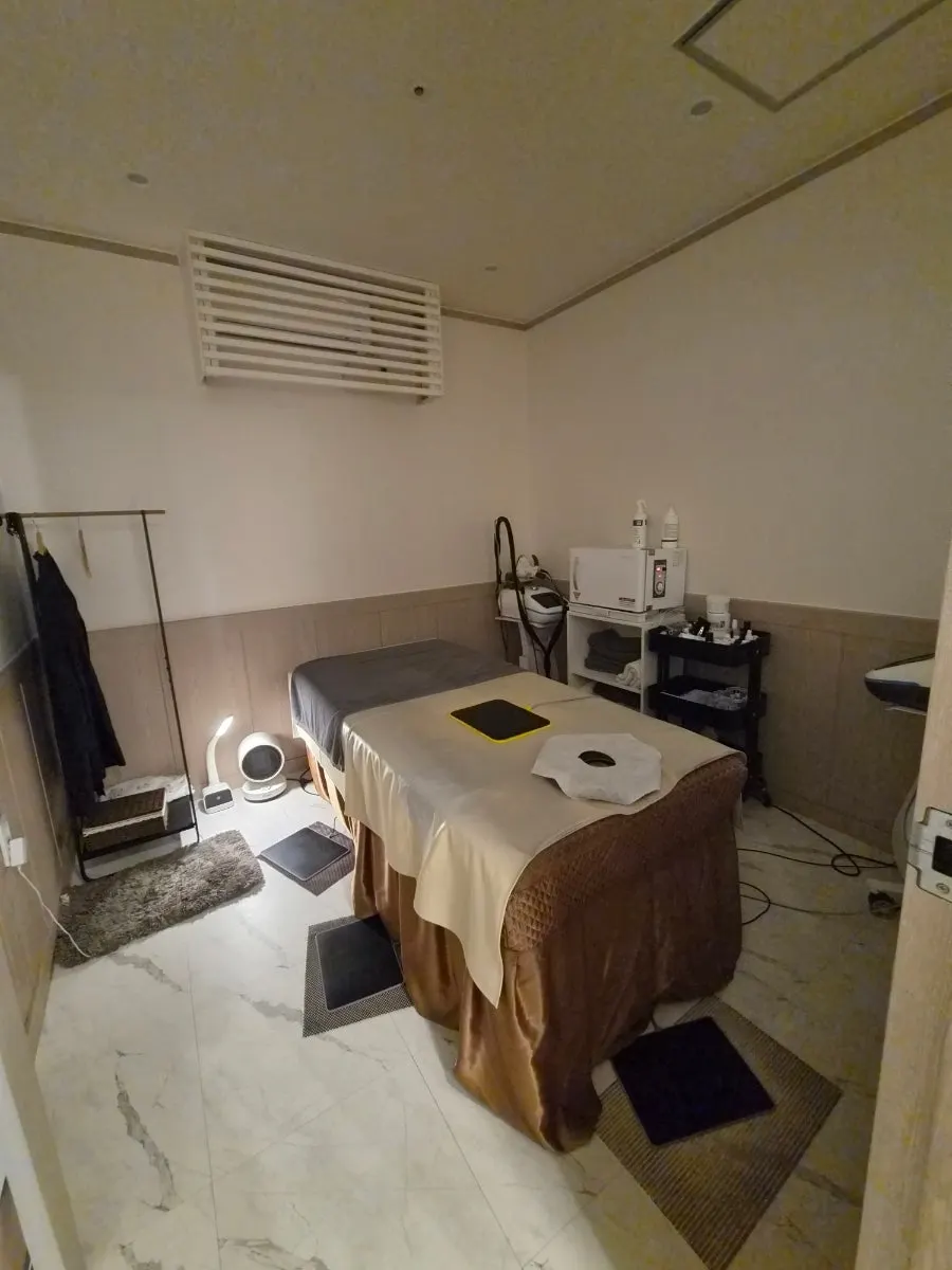 상담 중인 베몽테스에스테틱 원장님