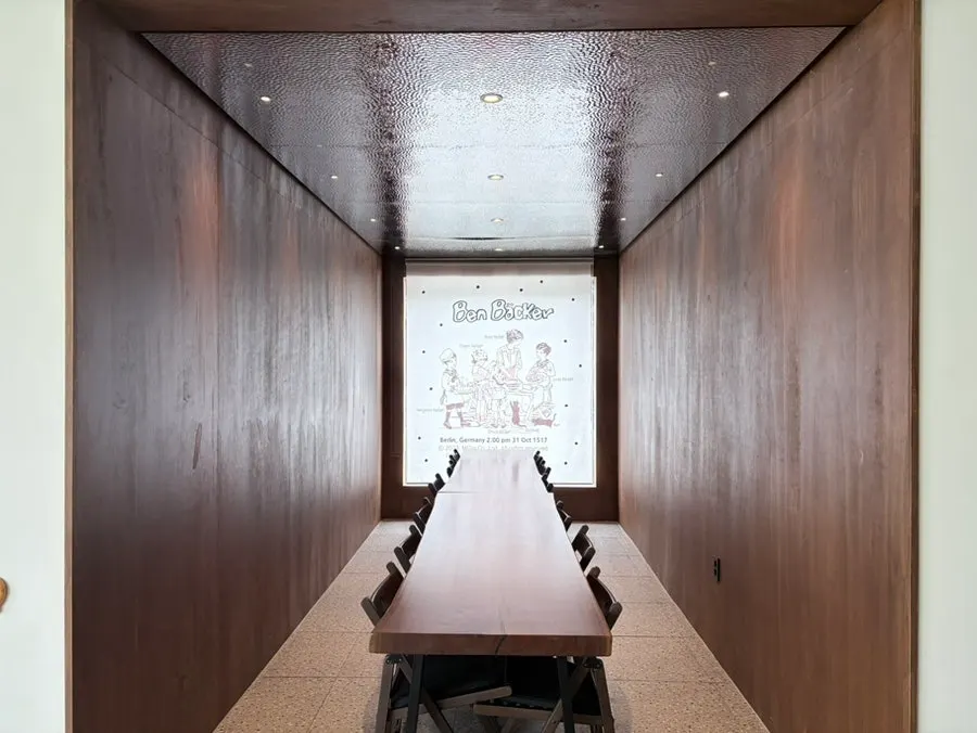 Spacious group seating for gatherings